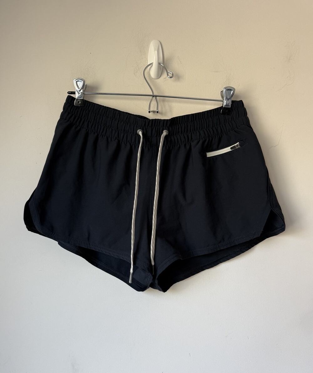 Vuori Women's Clementine Short 2.0 Women’s Size M Navy Excellent Lined VW304